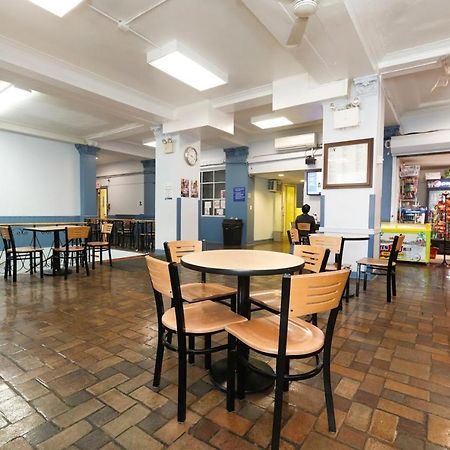 Хостел Flushing Ymca Нью-Йорк Экстерьер фото