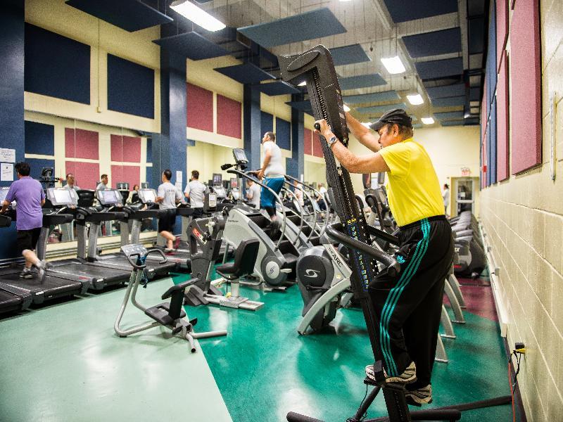 Хостел Flushing Ymca Нью-Йорк Экстерьер фото