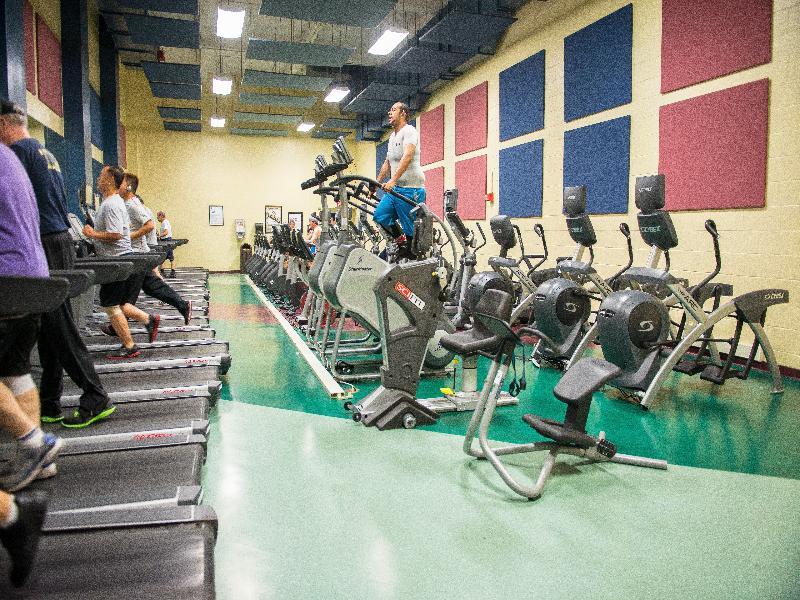 Хостел Flushing Ymca Нью-Йорк Экстерьер фото
